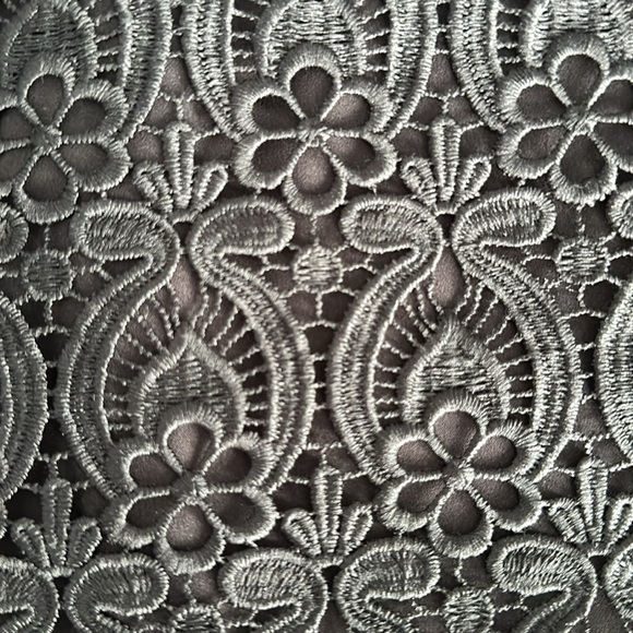 Gorgeous club Monaco lined lace dress - Picture 2 of 4